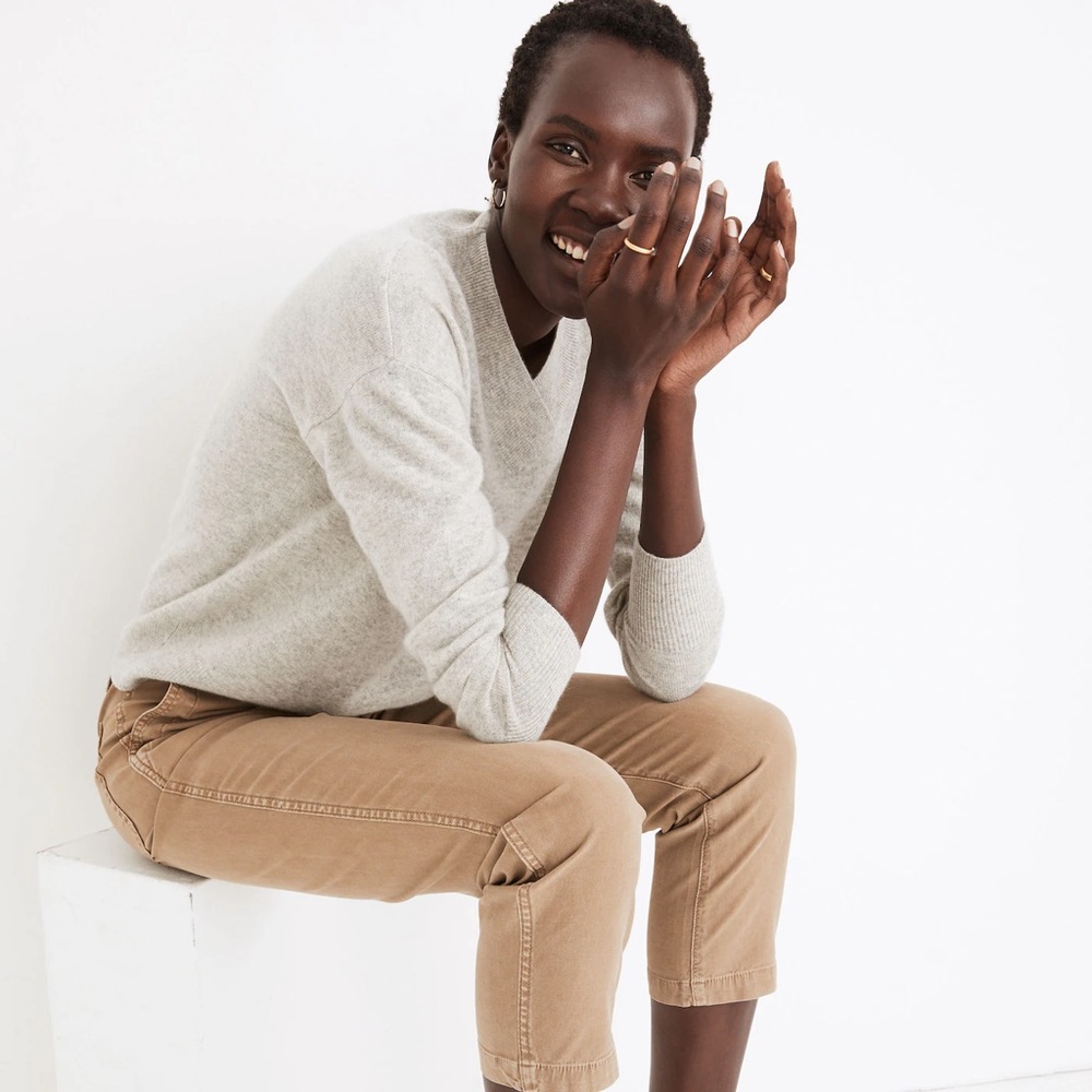 Madewell Cashmere V-Neck Sweater in Heather Shawdow - Picture 4 of 7